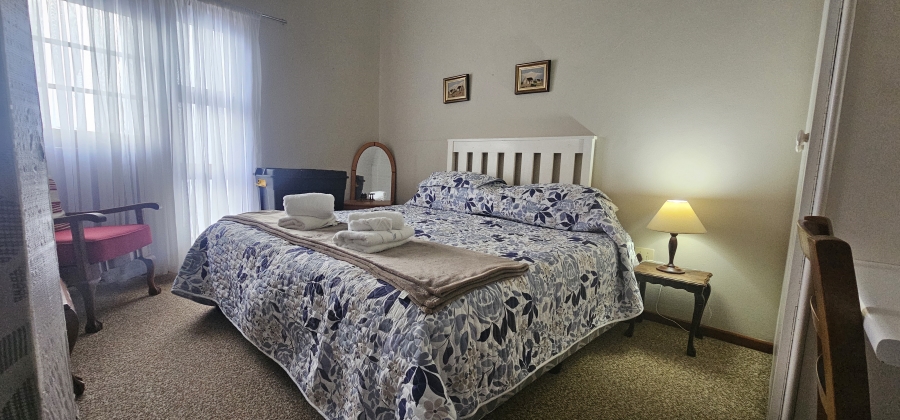 7 Bedroom Property for Sale in Middedorp Western Cape